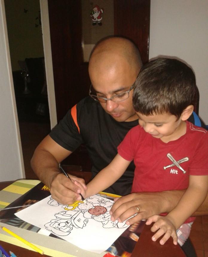 Padres ayudan en la educación